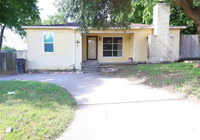 Photo 1 of Single family home for sale at 8101 Julie Ave, Fort Worth, TX 76116 | MLS# 21290438 | Listing updated on 2026-09-11