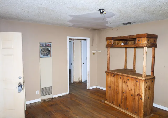 Photo 3 of Single family home for sale at 8101 Julie Ave, Fort Worth, TX 76116 | MLS# 21290438 | Listing updated on 2026-09-11