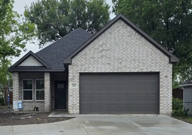 Photo 1 of Sale Pending at 322 W Brownlee Ave, Dallas, TX 75224 | MLS# 21291727 | Listing updated on 2026-07-31