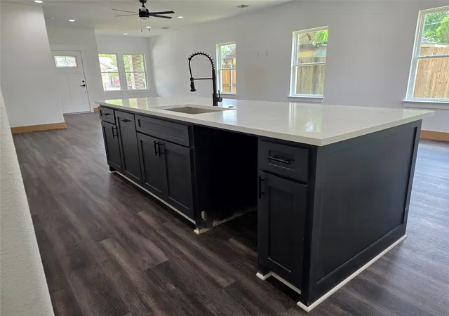 Photo 4 of Sale Pending at 322 W Brownlee Ave, Dallas, TX 75224 | MLS# 21291727 | Listing updated on 2026-07-31