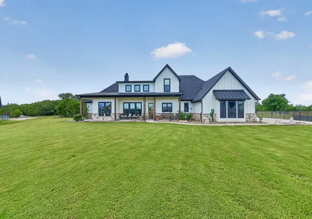Photo 2 of Single family home for sale at 1096 Timber Hills Dr, Weatherford, TX 76087 | MLS# 21291841 | Listing updated on 2026-09-11