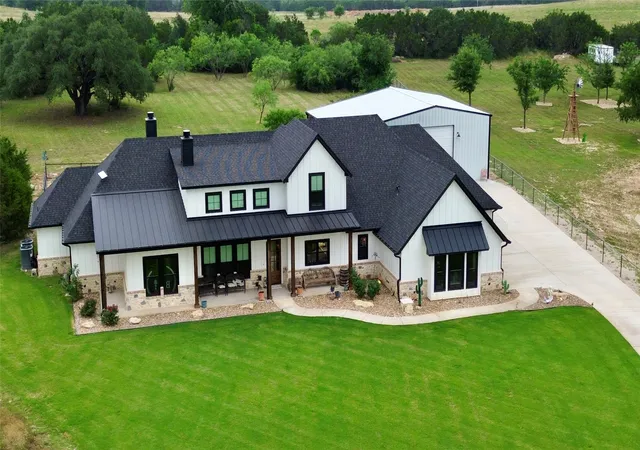 Photo 4 of Single family home for sale at 1096 Timber Hills Dr, Weatherford, TX 76087 | MLS# 21291841 | Listing updated on 2026-09-11