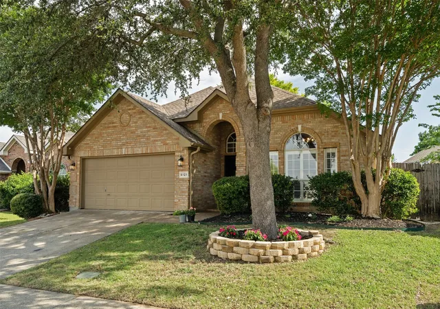 Photo 1 of Sale Pending at 5121 Grampian Wy, Mc Kinney, TX 75071 | MLS# 21291941 | Listing updated on 2026-09-11
