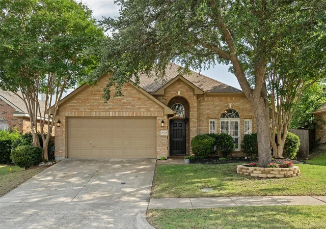 Photo 2 of Sale Pending at 5121 Grampian Wy, Mc Kinney, TX 75071 | MLS# 21291941 | Listing updated on 2026-09-11