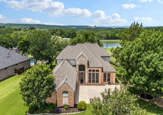 Photo 2 of Single family home for sale at 125 Palmer Ln, Pottsboro, TX 75076 | MLS# 21282027 | Listing updated on 2026-09-28