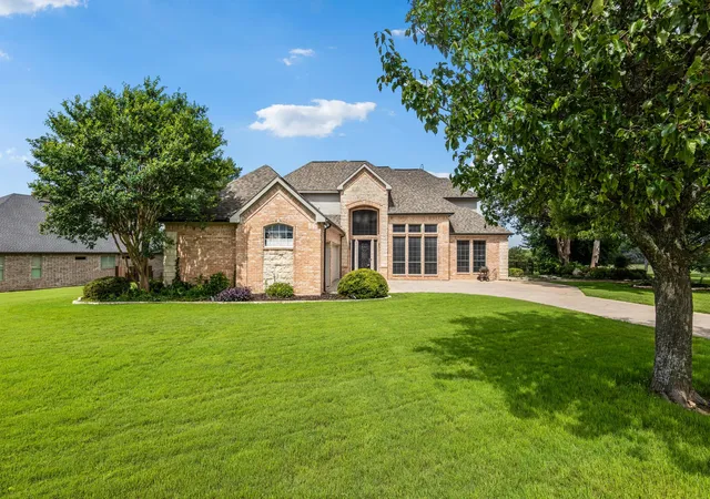 Photo 3 of Single family home for sale at 125 Palmer Ln, Pottsboro, TX 75076 | MLS# 21282027 | Listing updated on 2026-09-28
