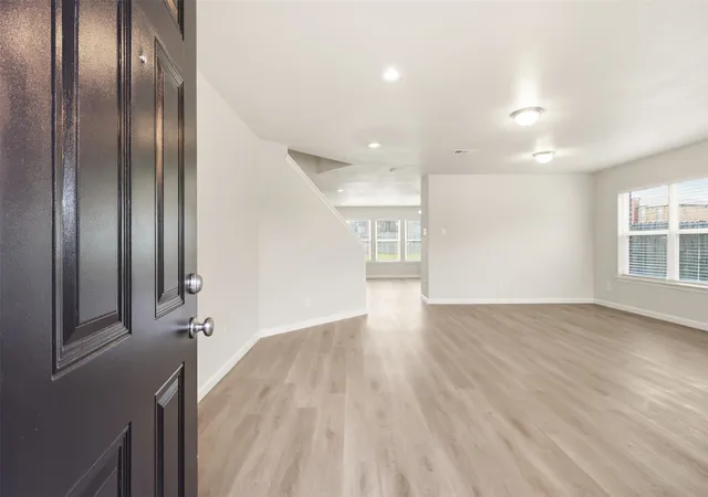 Photo 3 of Single family home for sale at 7301 Moon Ridge Ct, Fort Worth, TX 76133 | MLS# 21284395 | Listing updated on 2026-09-08