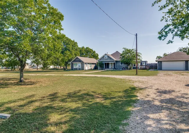 Photo 2 of Single family home for sale at 8201 County Road 148, Kaufman, TX 75142 | MLS# 21291268 | Listing updated on 2026-09-15