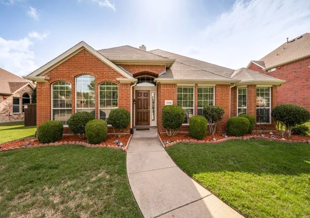 Photo 1 of Sale Pending at 7498 Ravenhill Dr, Frisco, TX 75035 | MLS# 21292135 | Listing updated on 2026-09-18