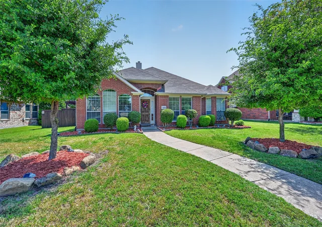Photo 2 of Sale Pending at 7498 Ravenhill Dr, Frisco, TX 75035 | MLS# 21292135 | Listing updated on 2026-09-18