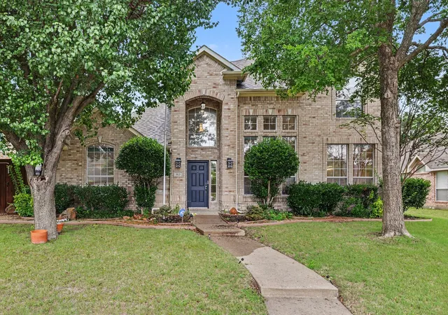Photo 1 of Sale Pending at 813 Big Bend Dr, Allen, TX 75002 | MLS# 21292438 | Listing updated on 2026-08-03