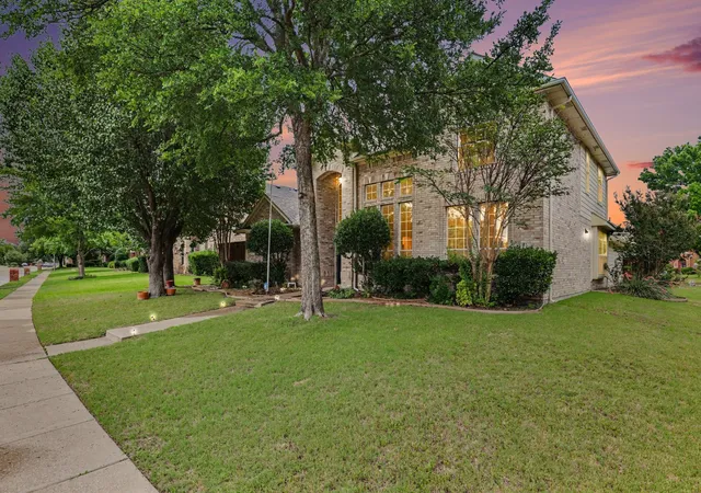 Photo 2 of Sale Pending at 813 Big Bend Dr, Allen, TX 75002 | MLS# 21292438 | Listing updated on 2026-08-03