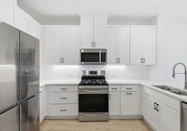 Photo 3 of Townhouse for sale at 1416 Birds Fort Trl, Arlington, TX 76005 | MLS# 21292457 | Listing updated on 2026-08-02