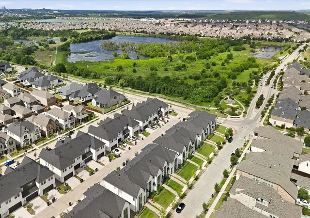 Photo 4 of Townhouse for sale at 1416 Birds Fort Trl, Arlington, TX 76005 | MLS# 21292457 | Listing updated on 2026-08-02