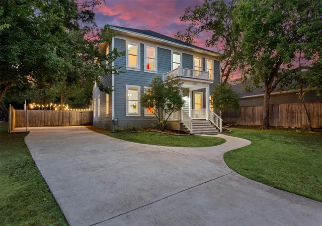 Photo 1 of Sale Pending at 822 N 15th St, Waco, TX 76707 | MLS# 21292294 | Listing updated on 2026-09-21