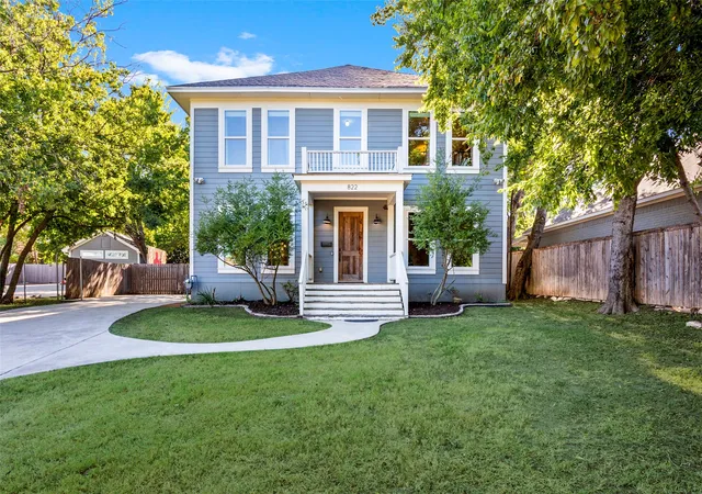 Photo 2 of Sale Pending at 822 N 15th St, Waco, TX 76707 | MLS# 21292294 | Listing updated on 2026-09-21