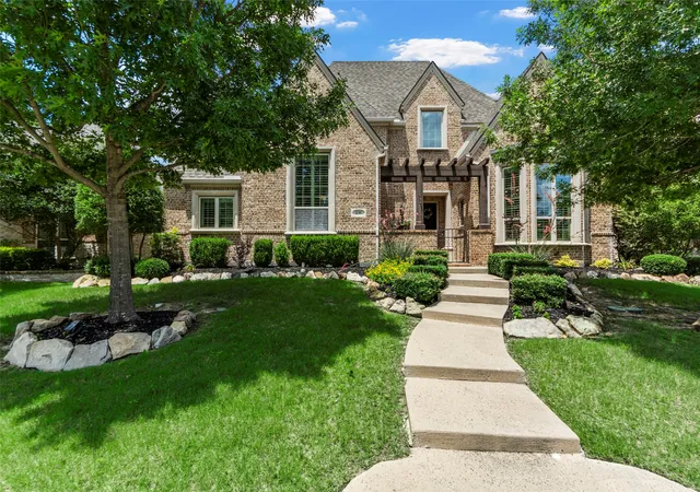 Photo 3 of Sale Pending at 856 Fountain View Ct, Allen, TX 75013 | MLS# 21289449 | Listing updated on 2026-10-06