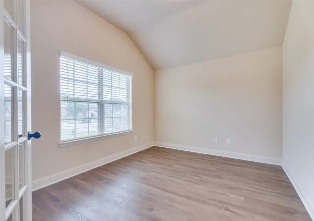Photo 3 of Single family home for sale at 1417 Reiger Dr, Greenville, TX 75402 | MLS# 21291924 | Listing updated on 2026-10-02