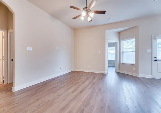 Photo 4 of Single family home for sale at 1417 Reiger Dr, Greenville, TX 75402 | MLS# 21291924 | Listing updated on 2026-10-02
