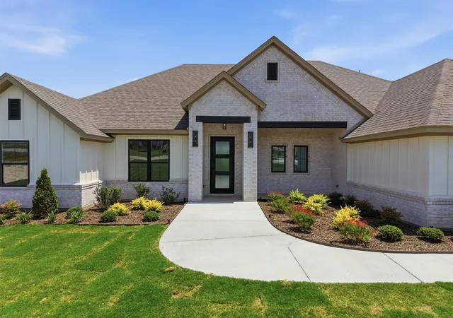 Photo 2 of Single family home for sale at 3131 Infinity Dr, Weatherford, TX 76087 | MLS# 21291186 | Listing updated on 2026-09-12