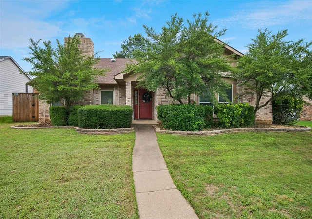 Photo 1 of Single family home for sale at 3017 Newcastle Ct, Flower Mound, TX 75028 | MLS# 21287177 | Listing updated on 2026-09-10