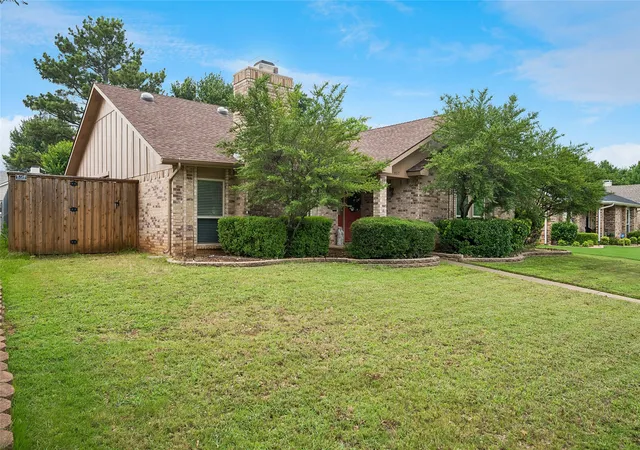 Photo 2 of Single family home for sale at 3017 Newcastle Ct, Flower Mound, TX 75028 | MLS# 21287177 | Listing updated on 2026-09-10