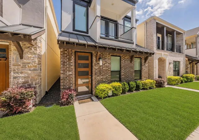 Photo 2 of Sale Pending at 8106 Emsworth Dr, Dallas, TX 75231 | MLS# 21291126 | Listing updated on 2026-09-10