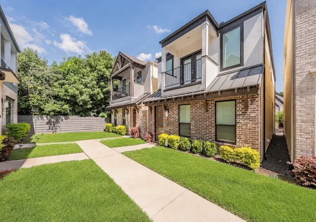 Photo 3 of Sale Pending at 8106 Emsworth Dr, Dallas, TX 75231 | MLS# 21291126 | Listing updated on 2026-09-10