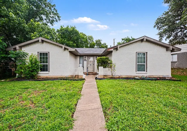 Photo 2 of Single family home for sale at 4133 Logan St, Irving, TX 75062 | MLS# 21292779 | Listing updated on 2026-09-12