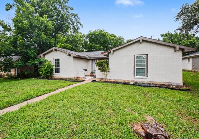 Photo 3 of Single family home for sale at 4133 Logan St, Irving, TX 75062 | MLS# 21292779 | Listing updated on 2026-09-12