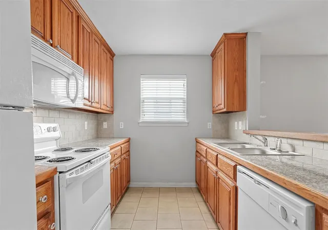 Photo 4 of House for sale at 408-410 Cleveland, Sherman, TX 75090 | MLS# 21292786 | Listing updated on 2026-09-24