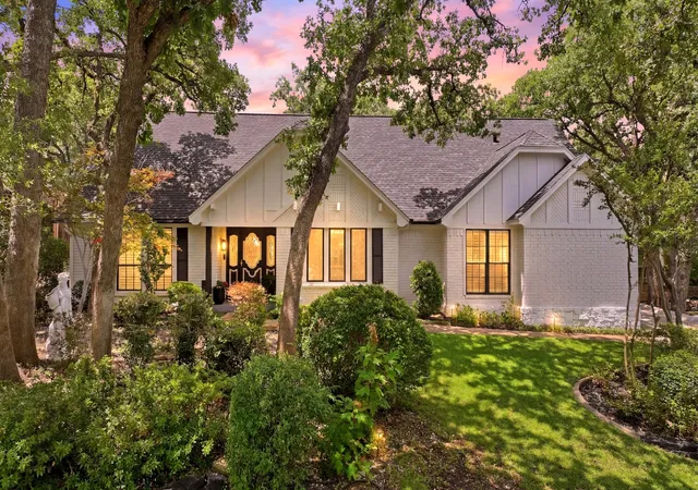 Photo 1 of Single family home for sale at 1809 Southpark Dr, Arlington, TX 76013 | MLS# 21292069 | Listing updated on 2026-09-11