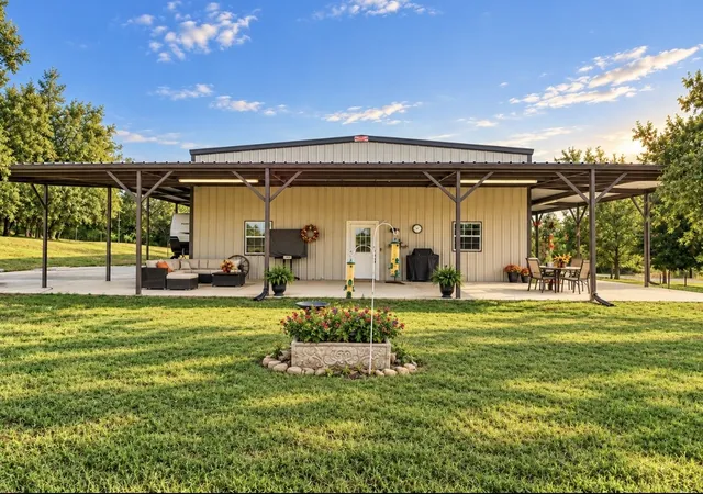 Photo 1 of Single family home for sale at 835 Wood Hollow Dr, Weatherford, TX 76087 | MLS# 21284756 | Listing updated on 2026-09-18
