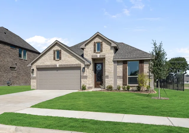 Photo 3 of Sale Pending at 121 Creekside Dr, Mesquite, TX 75181 | MLS# 21293008 | Listing updated on 2026-09-14