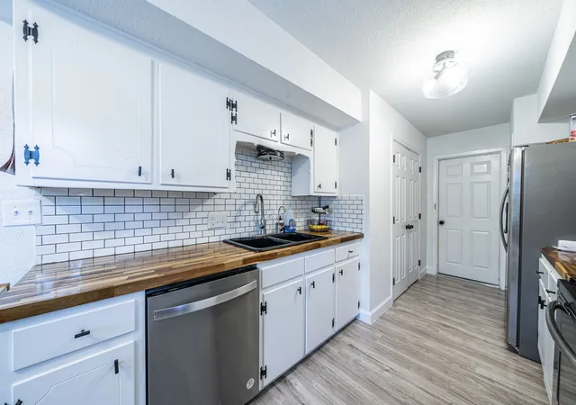Photo 3 of Single family home for sale at 605 28th Ave, Mineral Wells, TX 76067 | MLS# 21293155 | Listing updated on 2026-09-15
