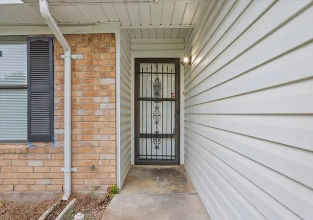 Photo 3 of Single family home for sale at 1933 Century Dr, Woodway, TX 76712 | MLS# 21293129 | Listing updated on 2026-07-29