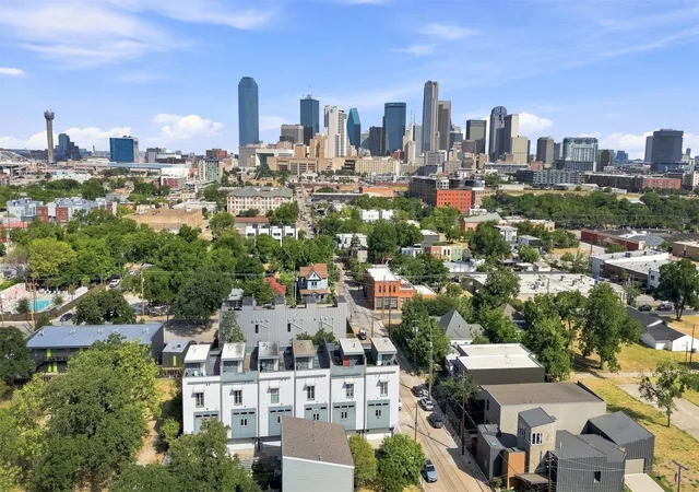 Photo 4 of Townhouse for sale at 1815 Browder St #E, Dallas, TX 75215 | MLS# 21283930 | Listing updated on 2026-09-08