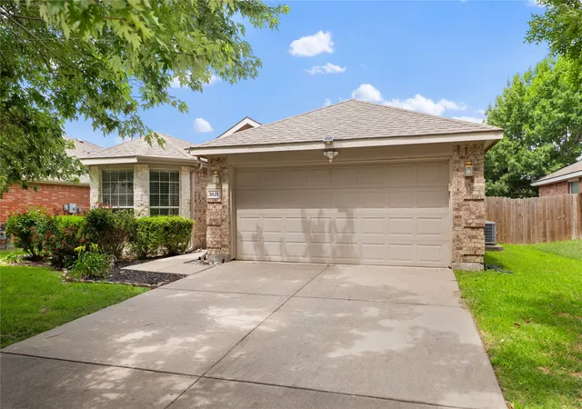 Photo 4 of Sale Pending at 3621 Wolf Creek Ln, Melissa, TX 75454 | MLS# 21293216 | Listing updated on 2026-07-31