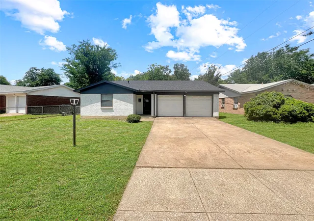 Photo 1 of Sale Pending at 3008 Farrell Ln, Fort Worth, TX 76119 | MLS# 21292781 | Listing updated on 2026-09-08