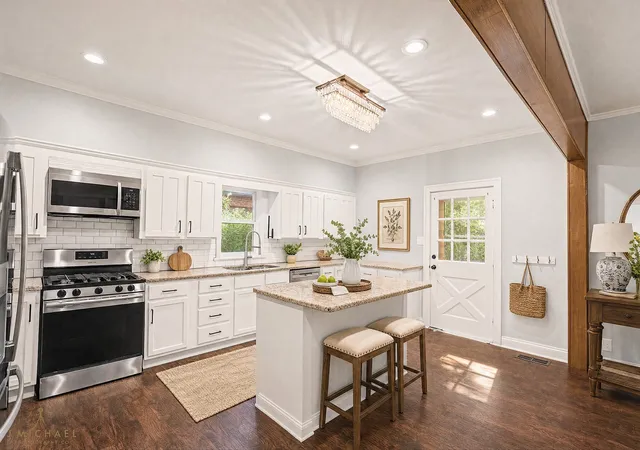 Photo 3 of Single family home for sale at 420 Forest Ave, Shreveport, LA 71104 | MLS# 21293195 | Listing updated on 2026-09-14