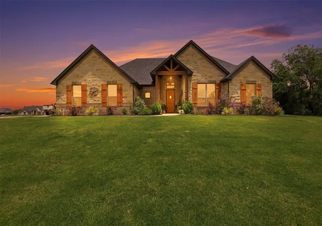 Photo 2 of Single family home for sale at 915 Taylor Br, Springtown, TX 76082 | MLS# 21293049 | Listing updated on 2026-09-13
