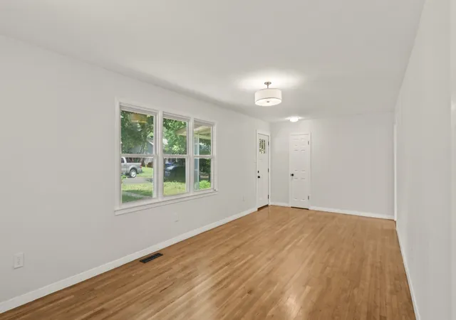 Photo 3 of Single family home for sale at 4600 Robinwood Dr, Waco, TX 76708 | MLS# 21293251 | Listing updated on 2026-09-08