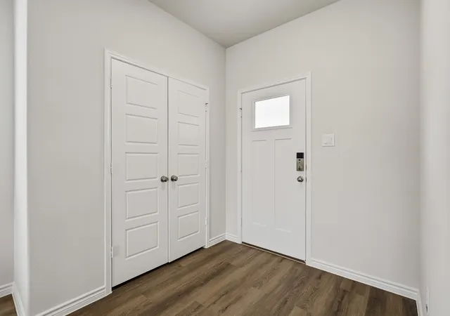 Photo 3 of Single family home for sale at 1709 Romans Rd, Ennis, TX 75119 | MLS# 21293259 | Listing updated on 2026-09-12