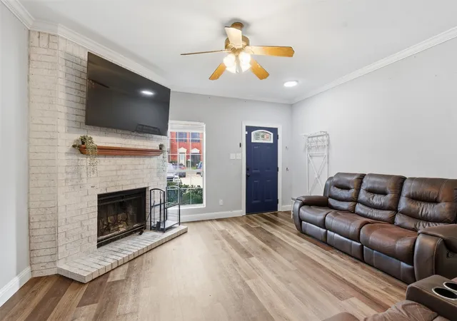 Listing Photo 5 - Condo for sale in building located at 212 Samuel Blvd, Coppell, TX 75019 - Unit #3