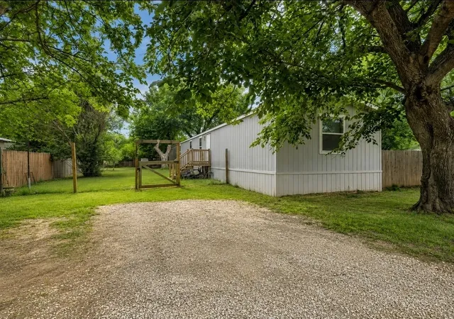 Photo 2 of Sale Pending at 1909 Coral Rd, Azle, TX 76020 | MLS# 21291798 | Listing updated on 2026-09-12