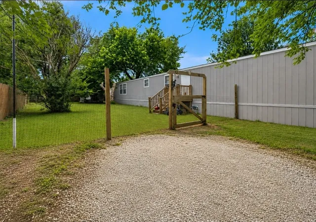 Photo 3 of Sale Pending at 1909 Coral Rd, Azle, TX 76020 | MLS# 21291798 | Listing updated on 2026-09-12