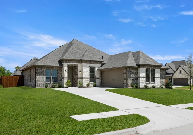 Photo 2 of Sale Pending at 10 Osprey St, Joshua, TX 76058 | MLS# 21293376 | Listing updated on 2026-09-14