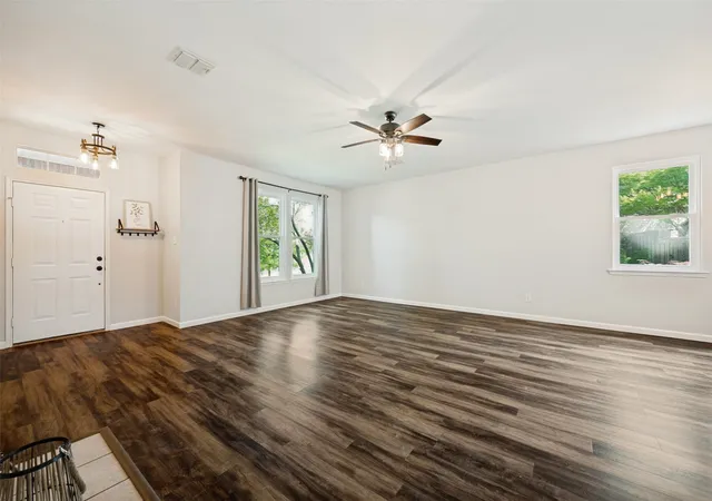 Photo 4 of Sale Pending at 2613 Hudson Xing, Mc Kinney, TX 75072 | MLS# 21292427 | Listing updated on 2026-07-29