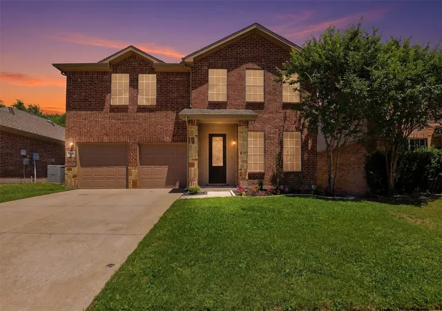 Single family home for sale at 2921 Wispy Trl, Fort Worth, TX 76108 | MLS# 21291246