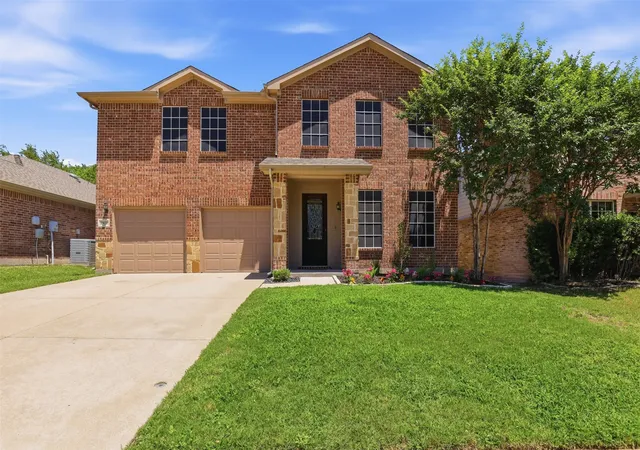 Photo 3 of Single family home for sale at 2921 Wispy Trl, Fort Worth, TX 76108 | MLS# 21291246 | Listing updated on 2026-09-11